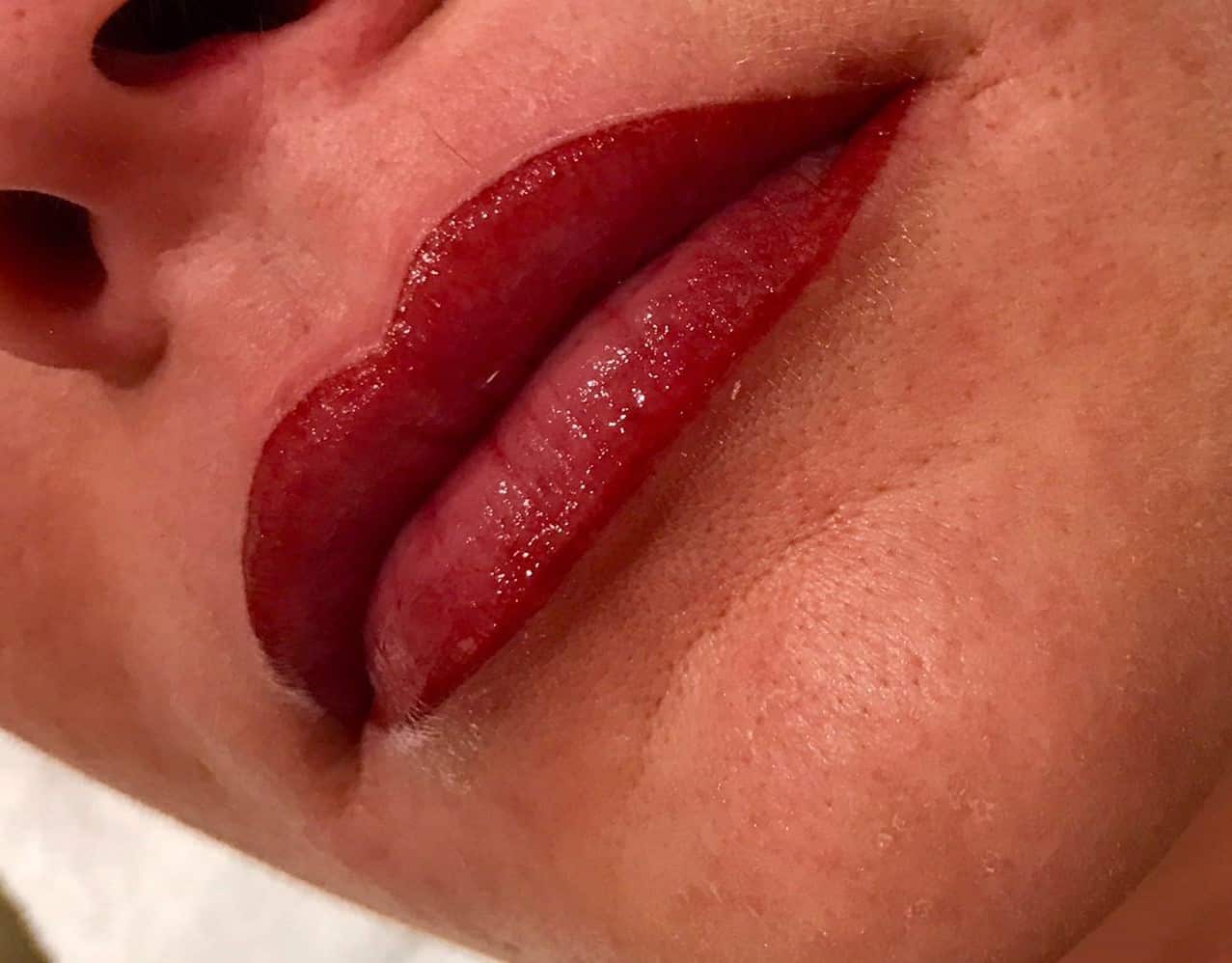 איפור קבוע שפתיים עם צבעי טריניטי 307-רובי+301-בורדו